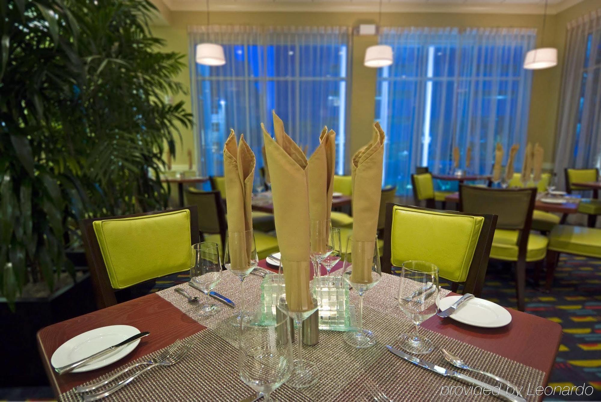Hilton Garden Inn Tampa Airport/Westshore Restoran gambar